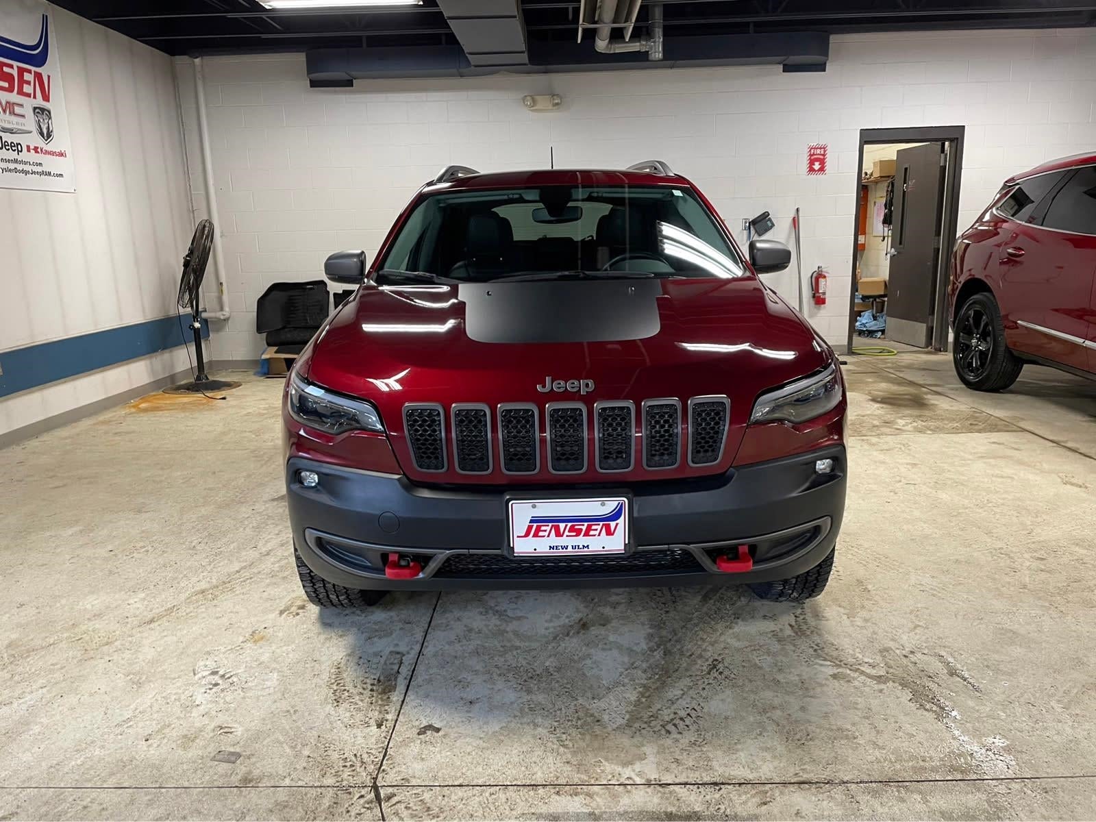 Used 2019 Jeep Cherokee Trailhawk with VIN 1C4PJMBX9KD399015 for sale in New Ulm, Minnesota
