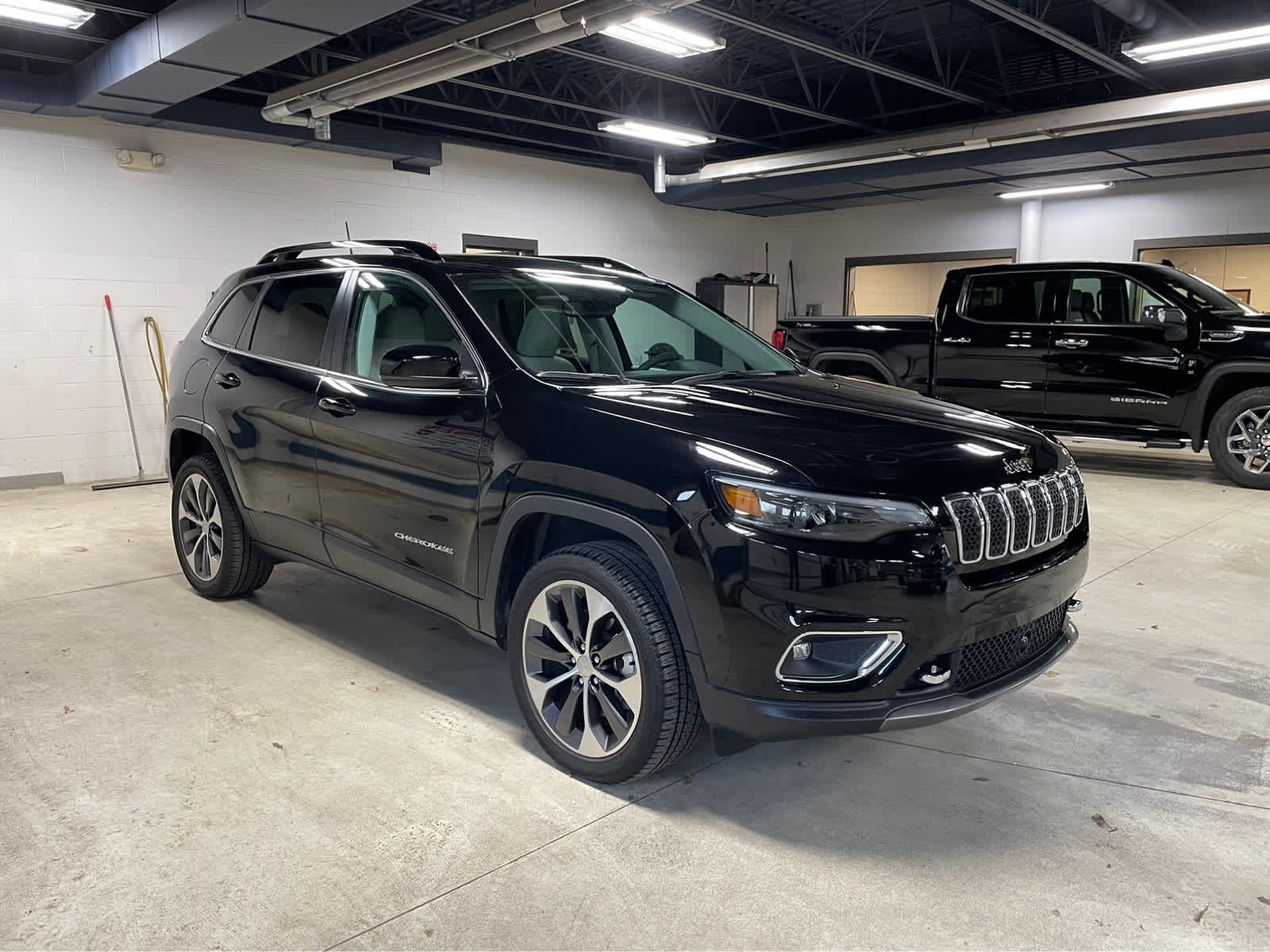 Certified 2022 Jeep Cherokee Limited with VIN 1C4PJMDN7ND507812 for sale in New Ulm, Minnesota