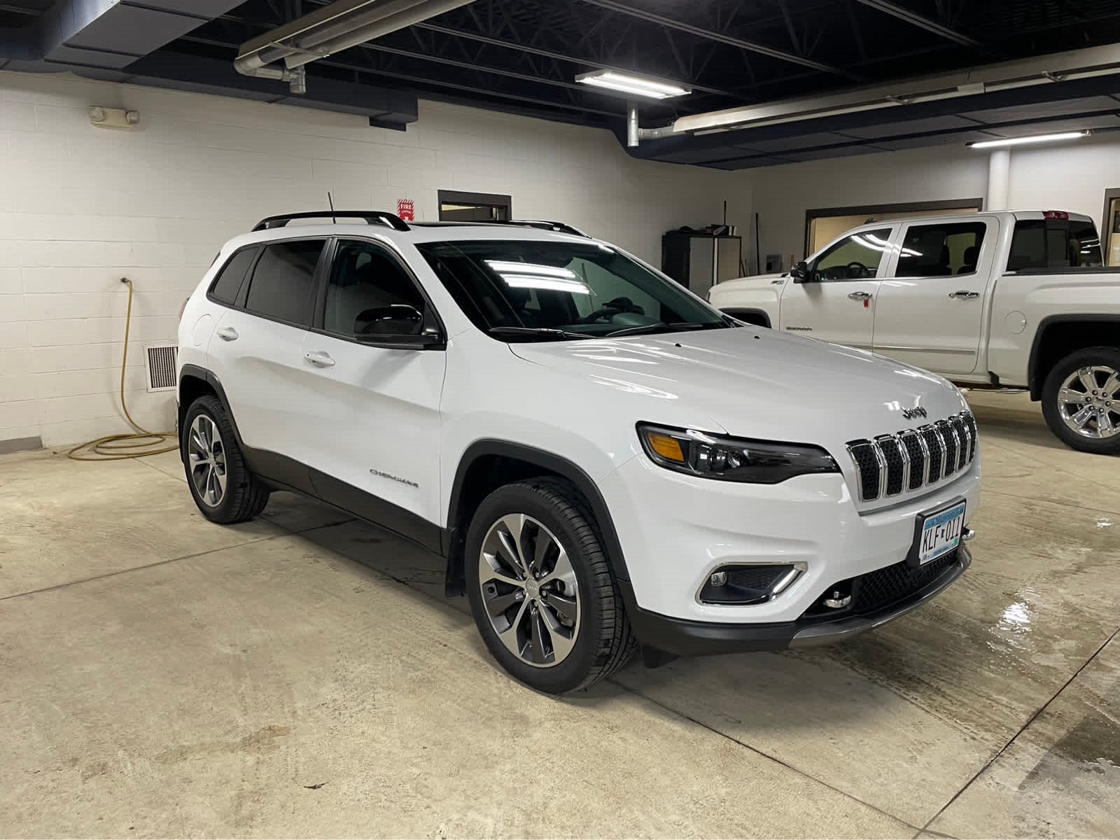 Certified 2022 Jeep Cherokee Limited with VIN 1C4PJMDX8ND552615 for sale in New Ulm, Minnesota