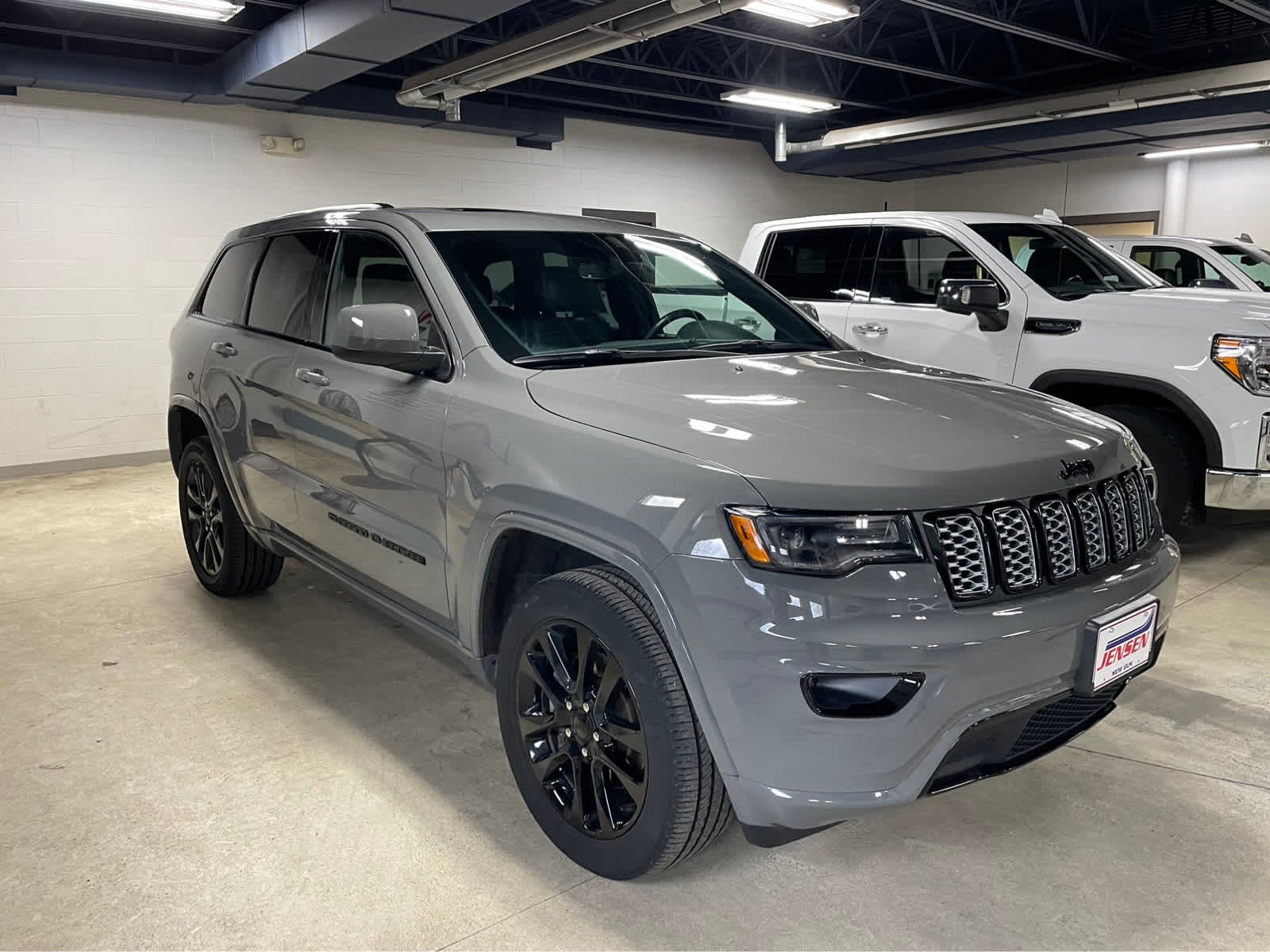 Certified 2022 Jeep Grand Cherokee WK Laredo X with VIN 1C4RJFAG9NC148656 for sale in New Ulm, Minnesota