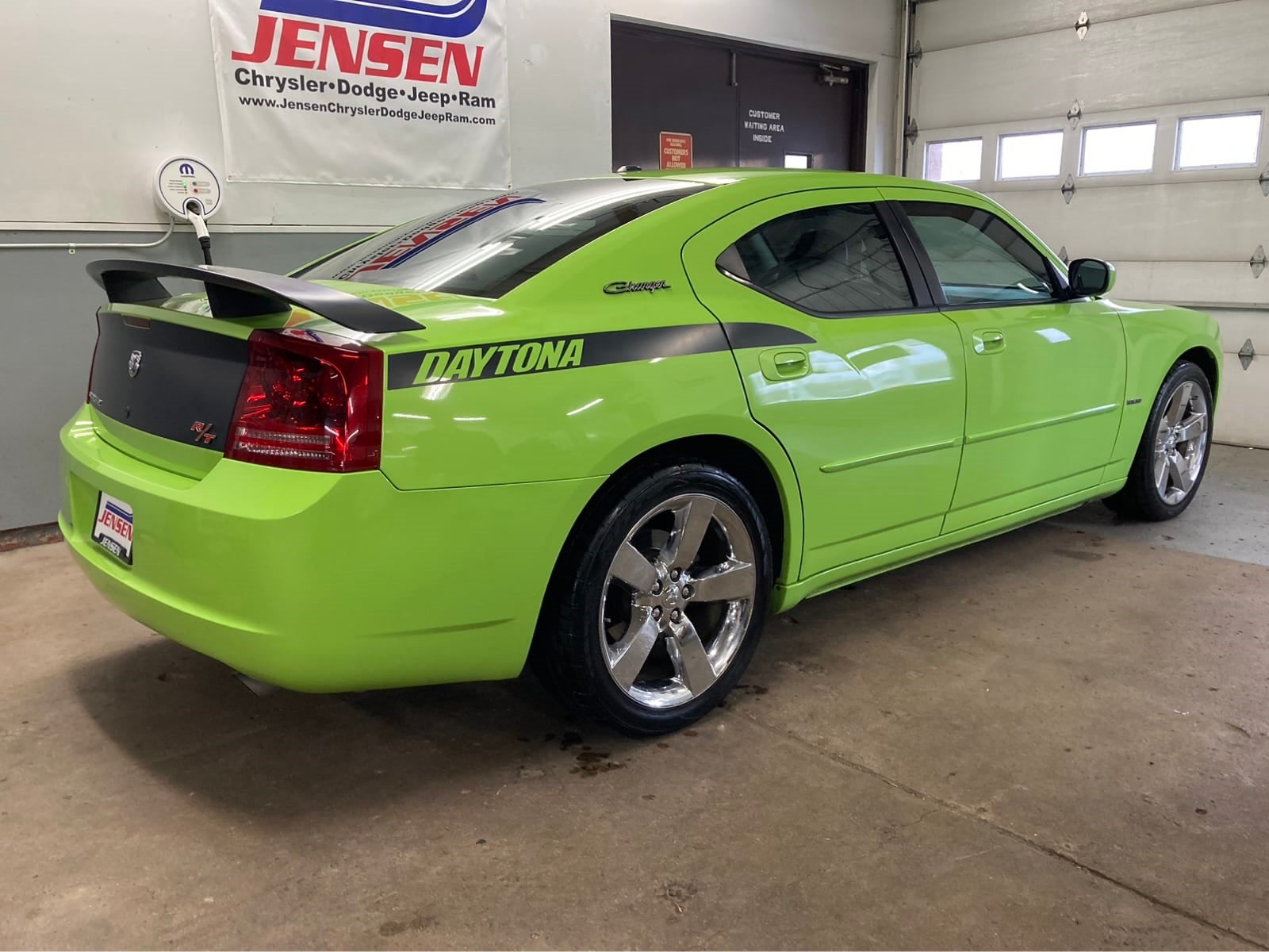 Used 2007 Dodge Charger R/T with VIN 2B3KA53H57H745502 for sale in New Ulm, Minnesota