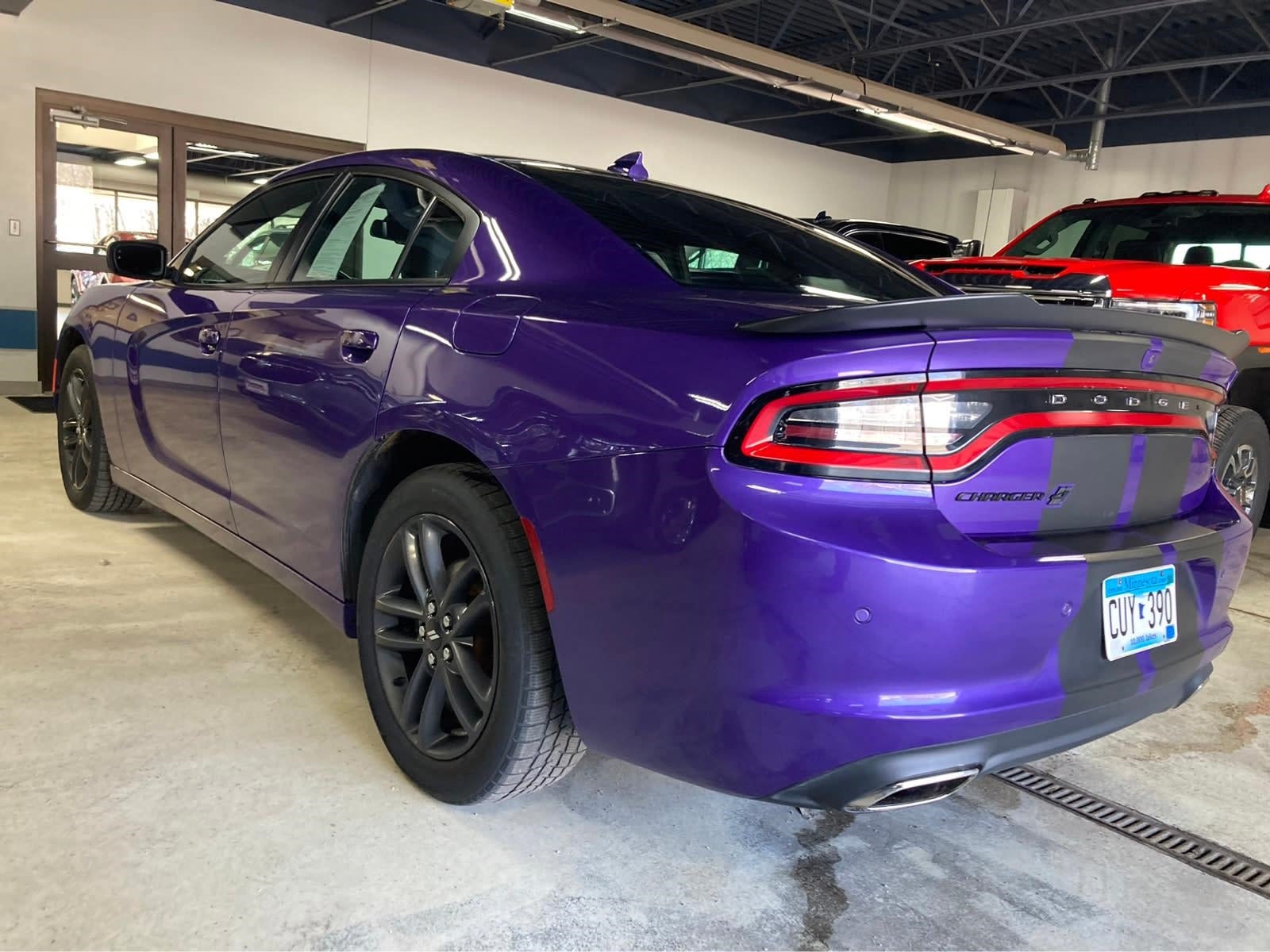 Used 2019 Dodge Charger SXT with VIN 2C3CDXJG8KH589582 for sale in New Ulm, Minnesota