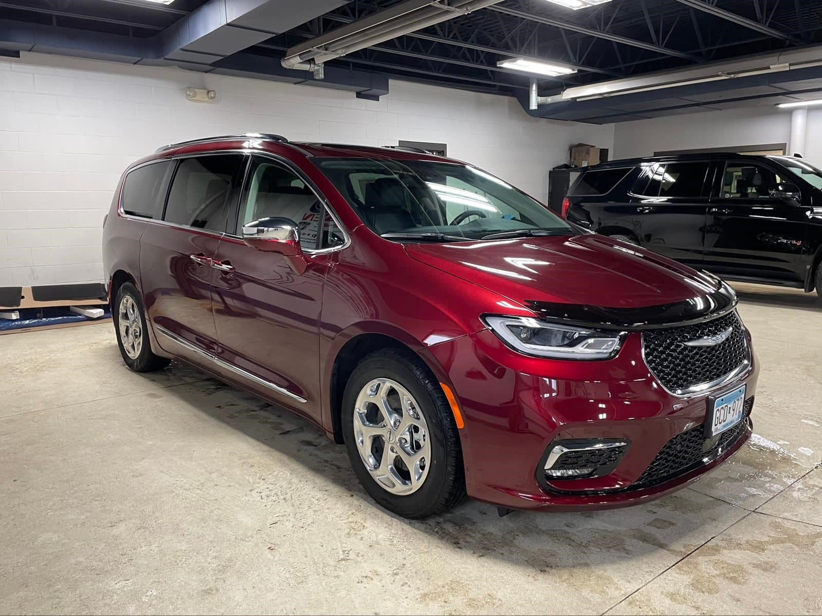 Used 2021 Chrysler Pacifica Hybrid Limited with VIN 2C4RC1S74MR510958 for sale in New Ulm, Minnesota