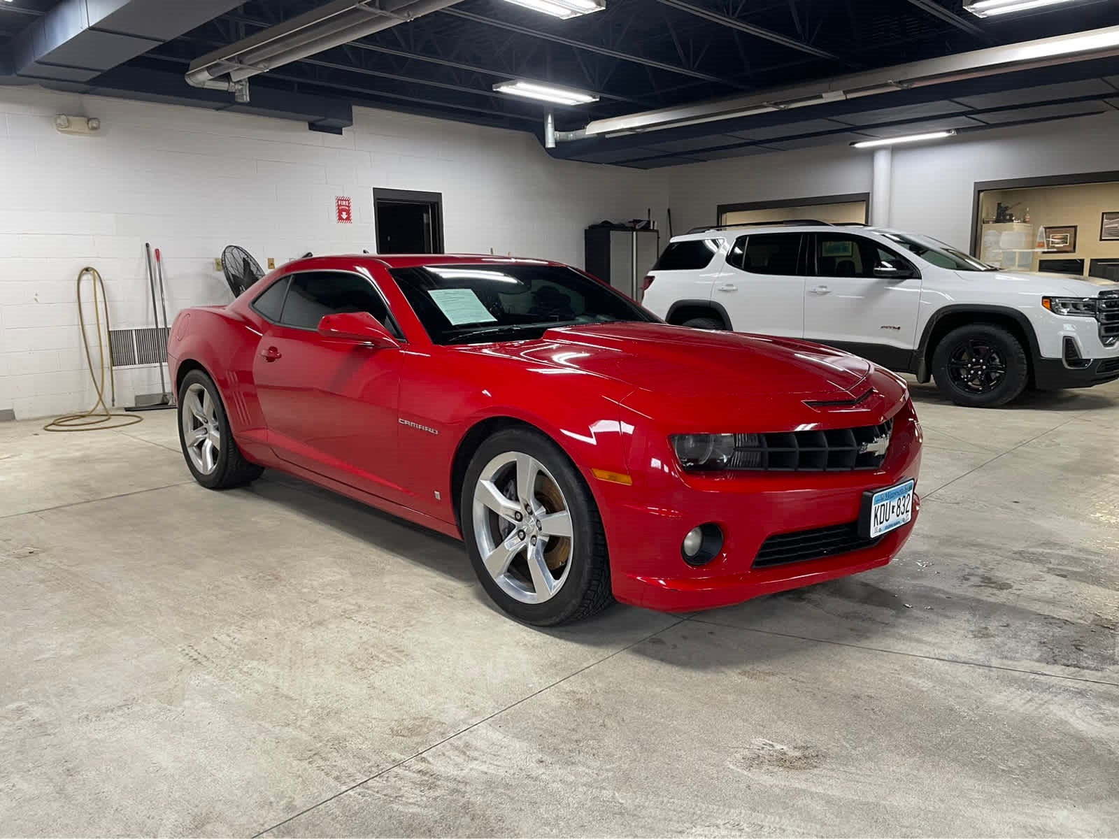 Used 2010 Chevrolet Camaro 2SS with VIN 2G1FT1EW2A9113727 for sale in New Ulm, Minnesota