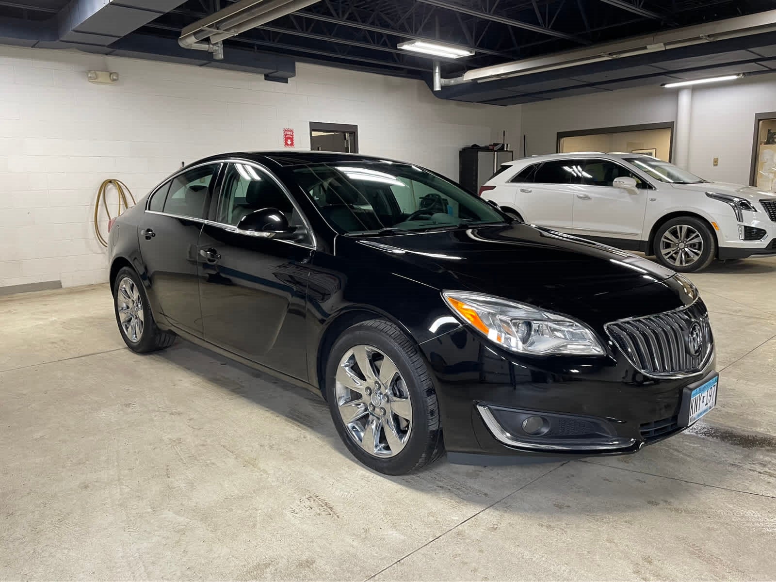 Used 2014 Buick Regal  with VIN 2G4GL5EX2E9239857 for sale in New Ulm, Minnesota