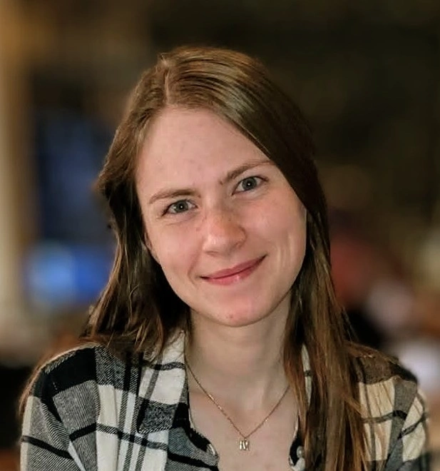 Photo of Hannah Steele